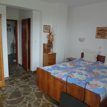 диабора Къща за гости